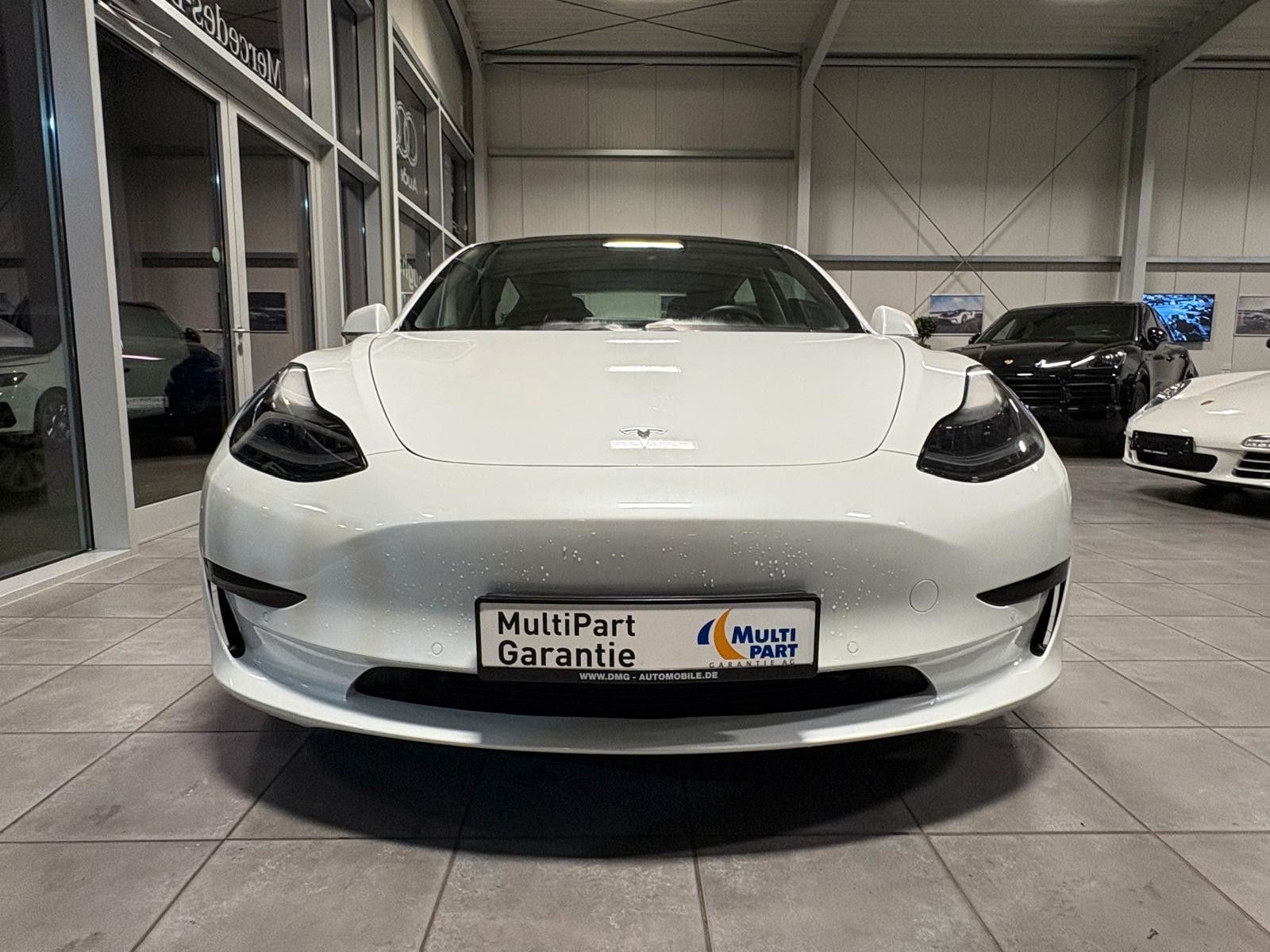 Fahrzeugabbildung Tesla Model 3 Standard Range Plus RWD
