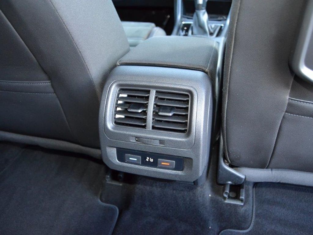 Touran 2.0 TDI 150 PS DSG R-Line Black-Style AHK