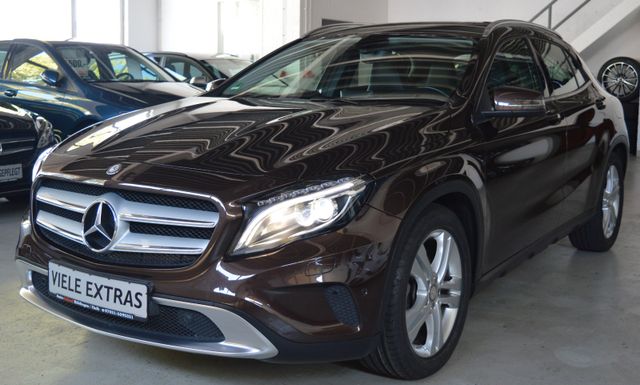 Mercedes-Benz GLA 200/URBAN/Xenon/Navi/Scheckhefthistory/EURO6