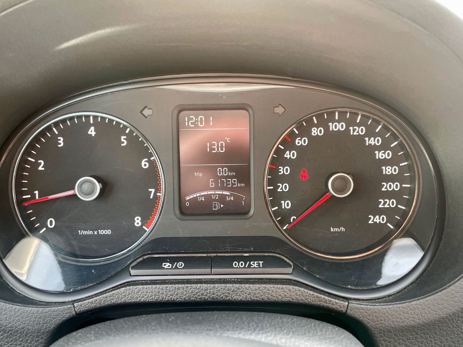 Fahrzeugabbildung Volkswagen Polo 1.2 V Trendline Klima 44kW SCHECKHEFT 2.HD