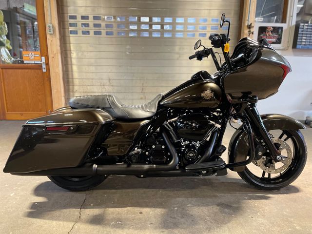 Harley-Davidson FLTRXS Road Glide Special CVO Style