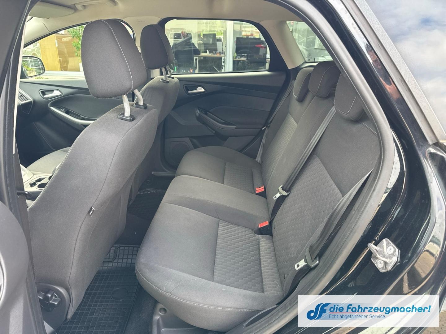 Ford Focus 2012 — photo 14