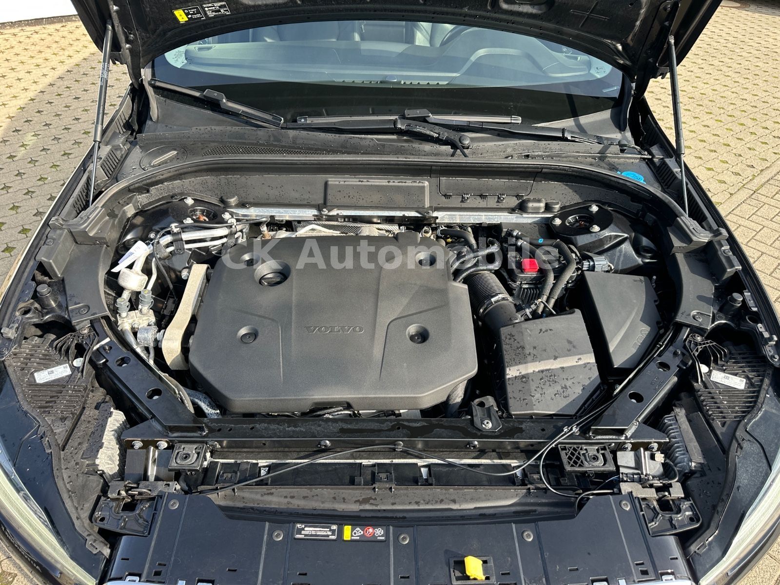 Fahrzeugabbildung Volvo XC60 B4 Inscription 2WD/Leder/Pano/LED/BLIS/360°
