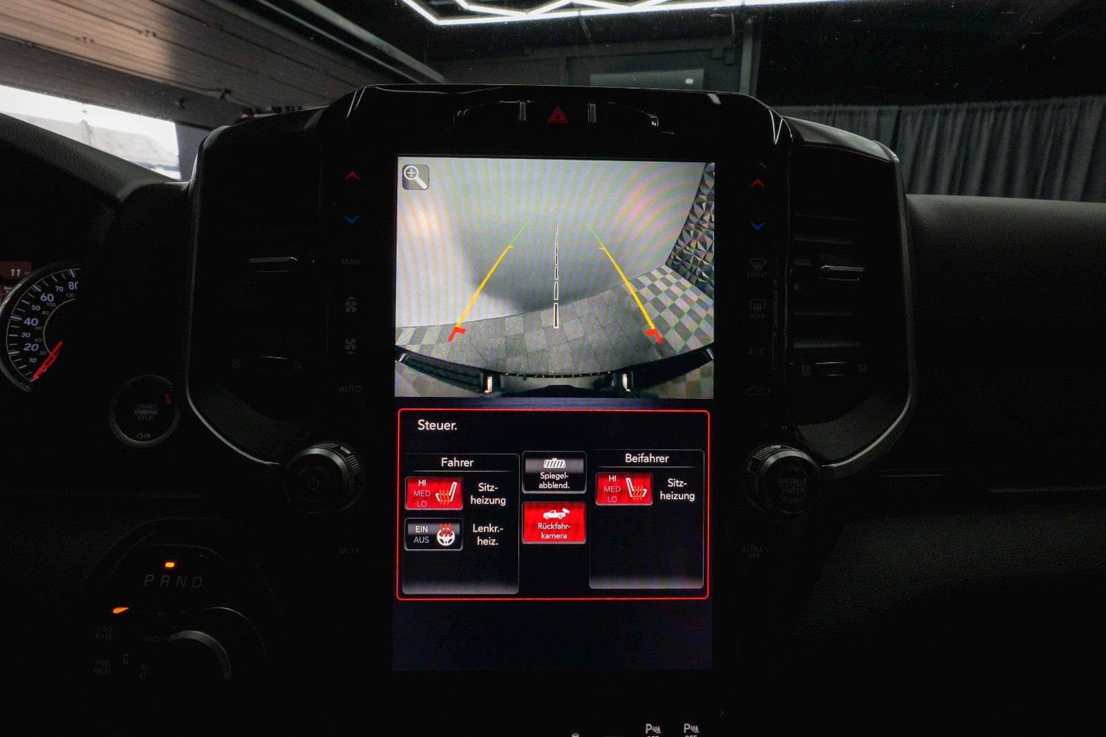 Fahrzeugabbildung Dodge RAM 5.7 V8 HEMI 4x4 OFFROAD Night GOLD EDITION