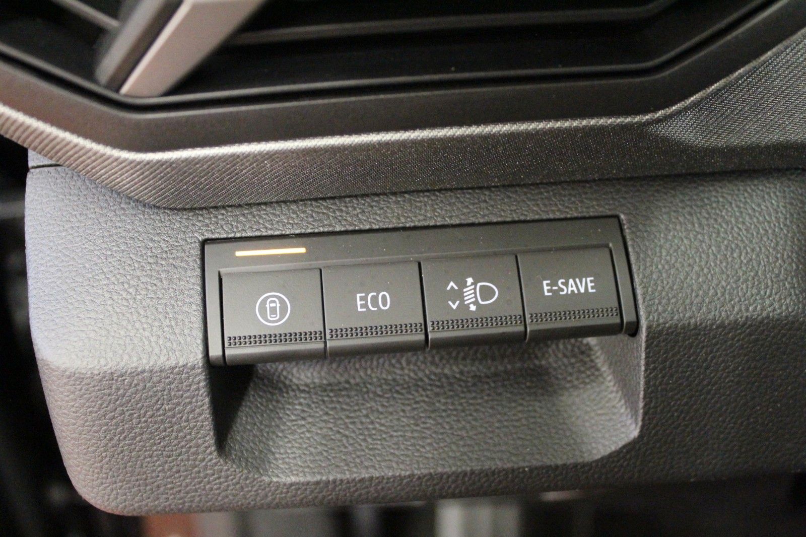 Fahrzeugabbildung Dacia Bigster hybrid 155 Journey Winter- & City-Paket