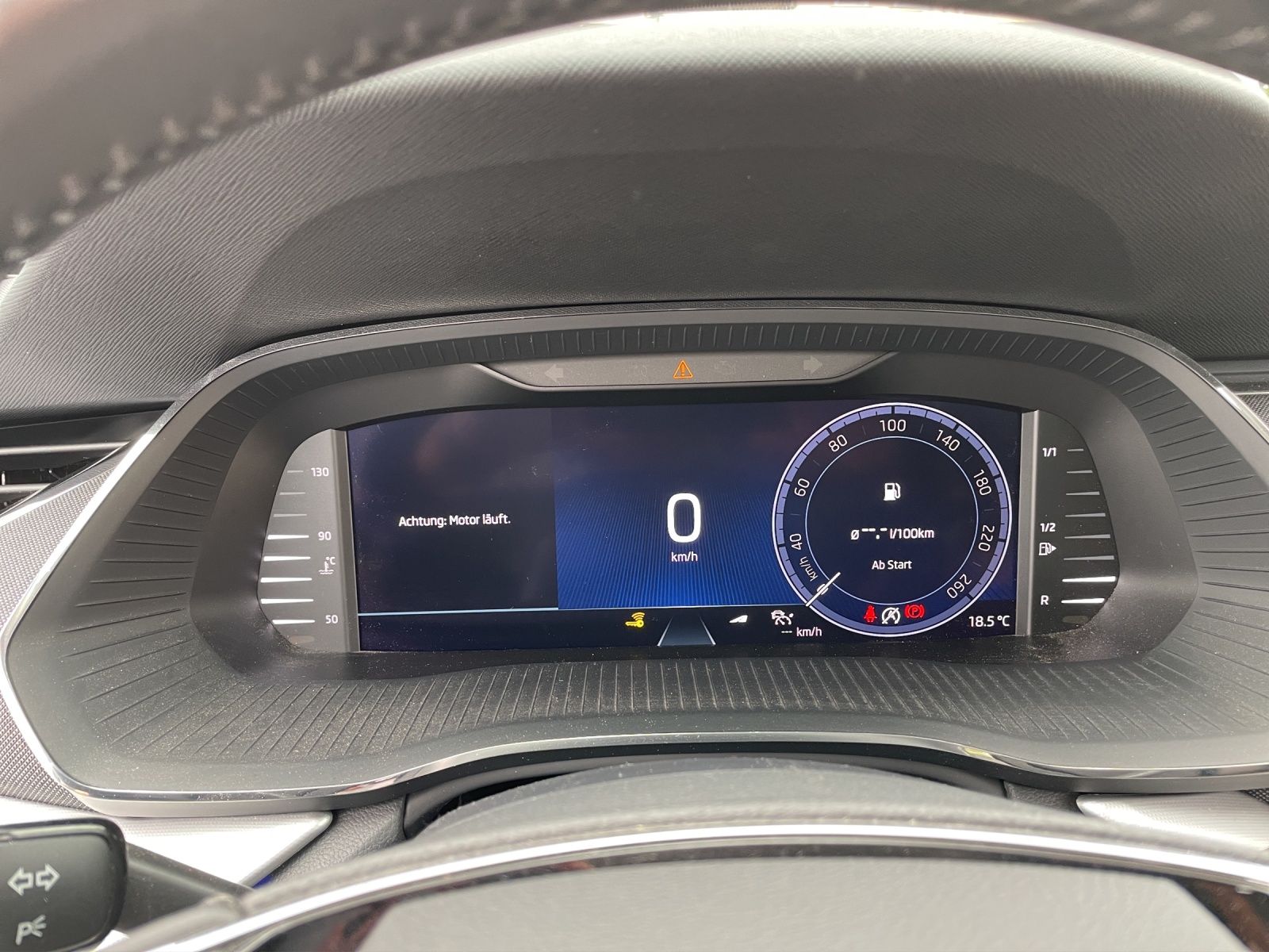 Fahrzeugabbildung SKODA Octavia Combi TSI Style Matrix Navi Pano HUD Led