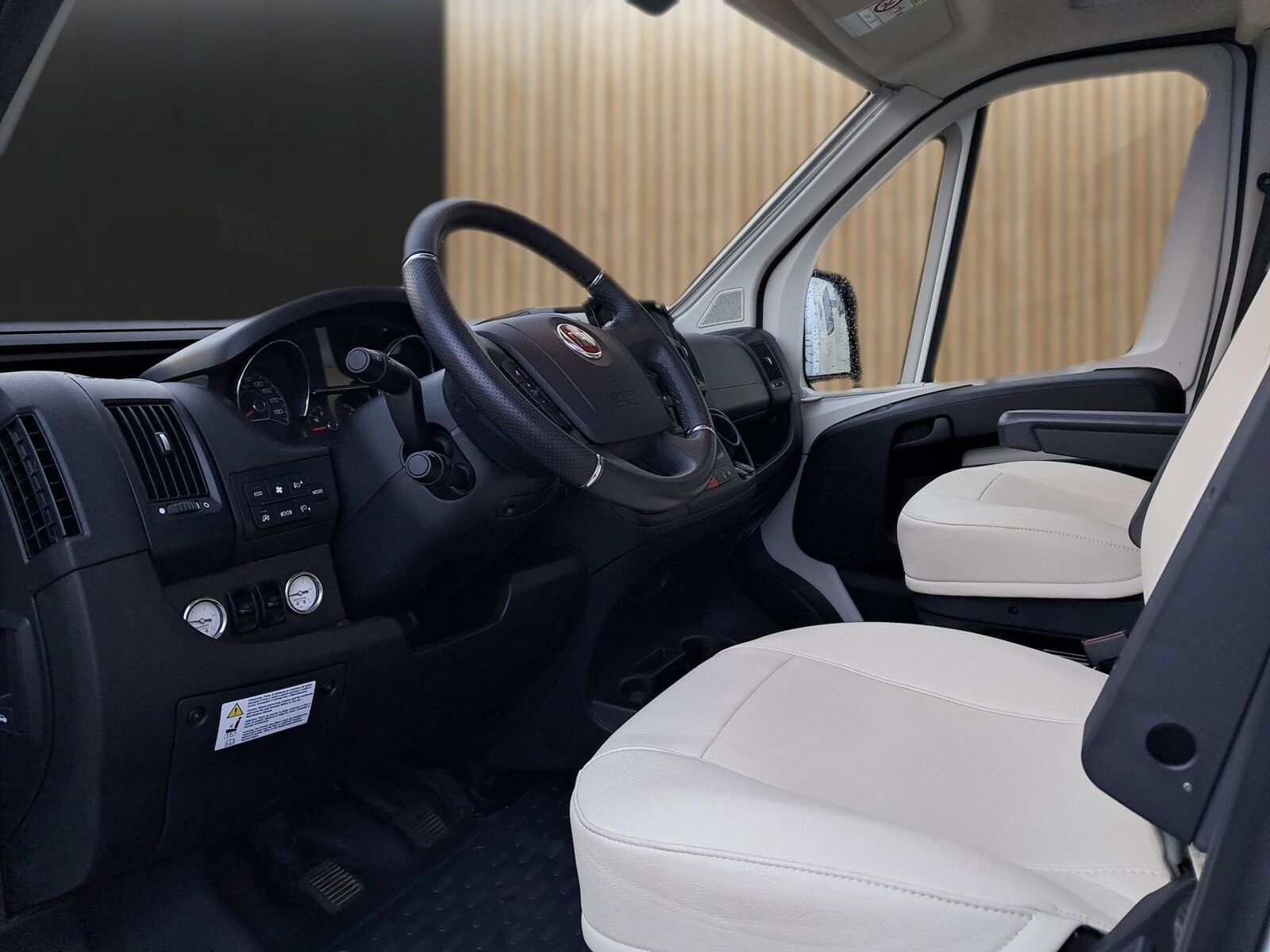 Fahrzeugabbildung Eura Mobil Profila T 720 QB Markise,Solar,Radio,Ahk,RFK