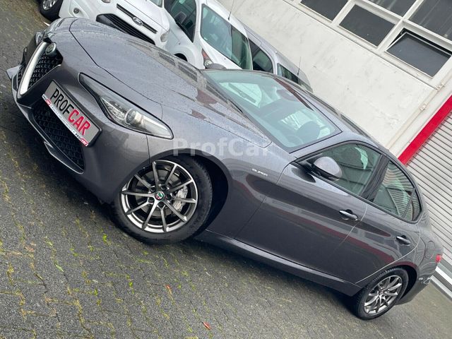 Alfa Romeo Giulia 2.2 Diesel 16V ATX Super,Navi,PDC,Xenon