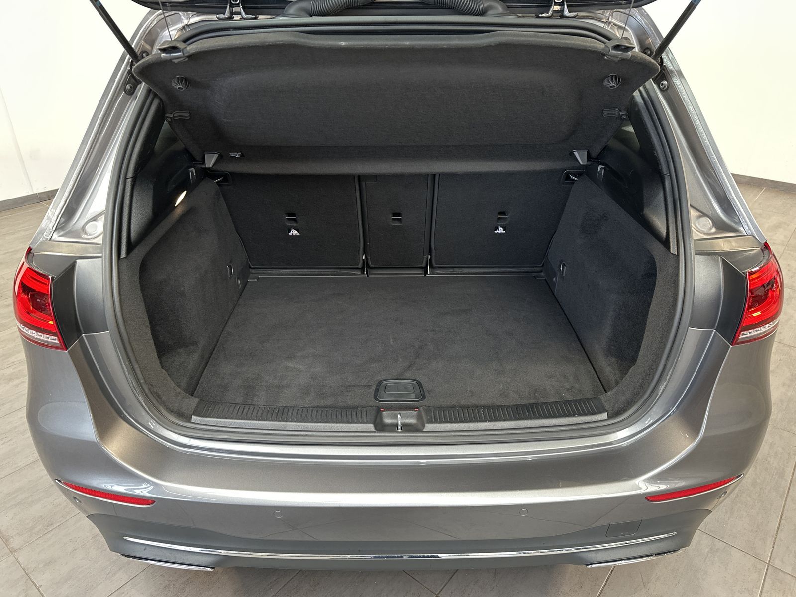 Fahrzeugabbildung Mercedes-Benz B 250e Progressive NAV+LED+AHK+KAM+V-COCKPIT+1HD