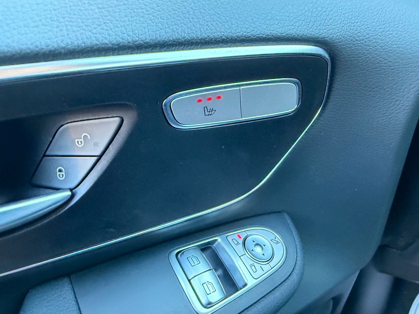 Fahrzeugabbildung Mercedes-Benz V 250 d STYLE DISTRONIC AHK2,5to 360Kamera LED