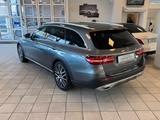 Mercedes-Benz E 220dT 4M All-Terrain Distr HuD 360°-Ka Pano - Behindertengerechte Mercedes-Benz E 220