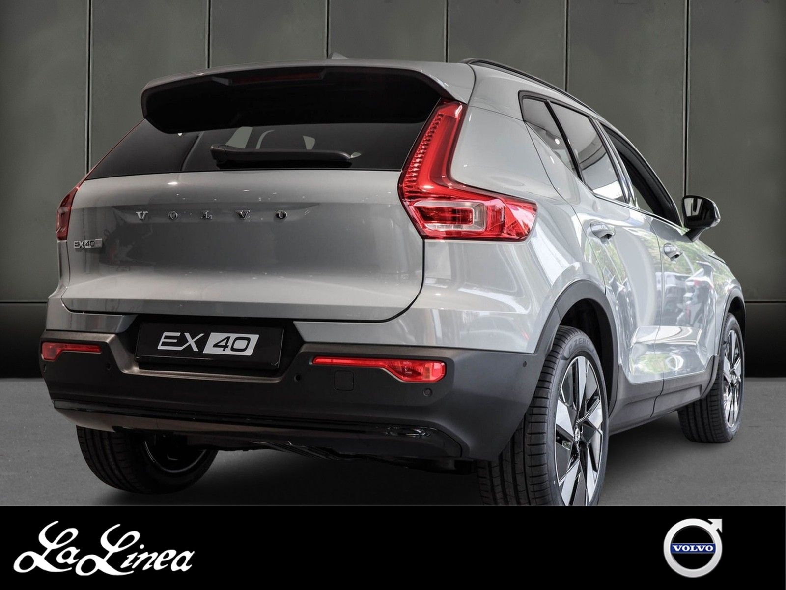 Volvo EX40 Single Motor Extended Range Plus Dark imagem 2