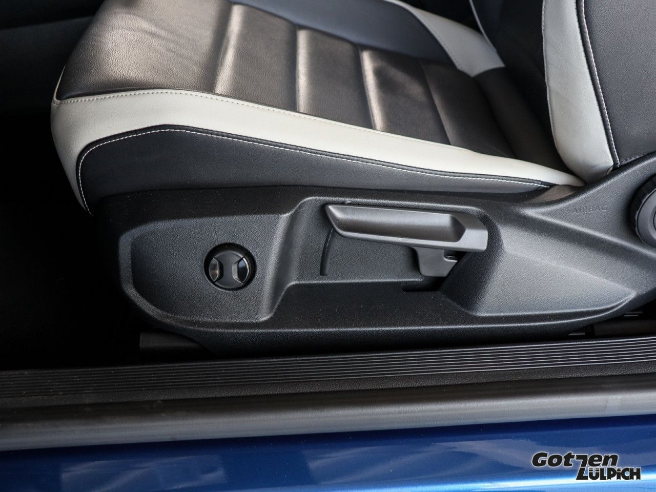 Fahrzeugabbildung Volkswagen T-Roc Cabriolet Style 1.5 TSI Navi Leder LED