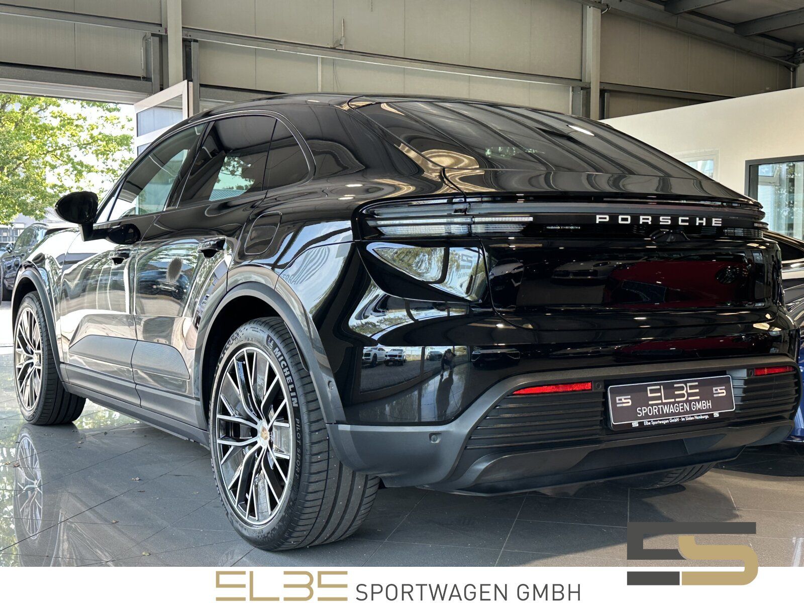Porsche Macan Electric PANO LUFT ACC 21" SPORT-CHRONO imagem 3