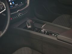 Fahrzeugabbildung Volvo XC60 Essential 2WD ( CAMERA/ APPLE/ LED/ DAB/