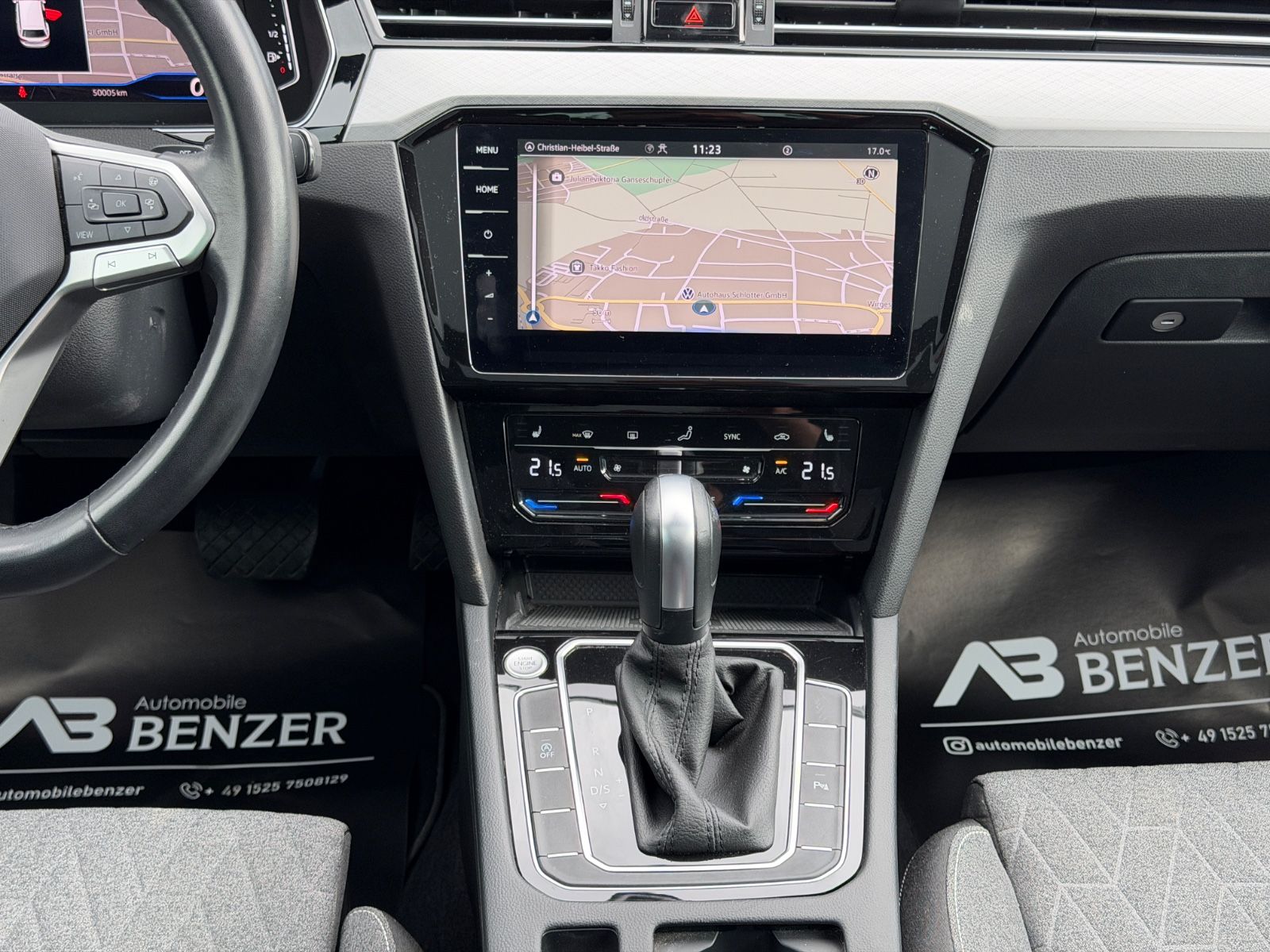 Fahrzeugabbildung Volkswagen Passat Business/AHK/Pano/LED/R-Cam/CarPlay/NAVI