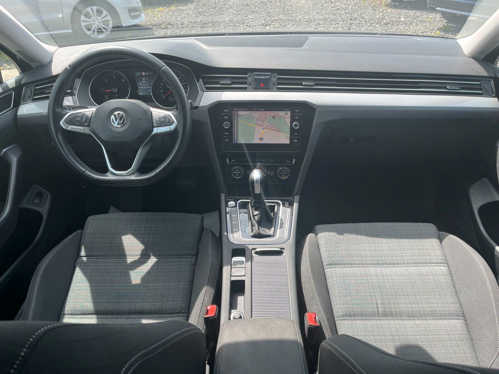 Fahrzeugabbildung Volkswagen Passat Variant 2.0 TDI Aut. Business Navi AHK AC