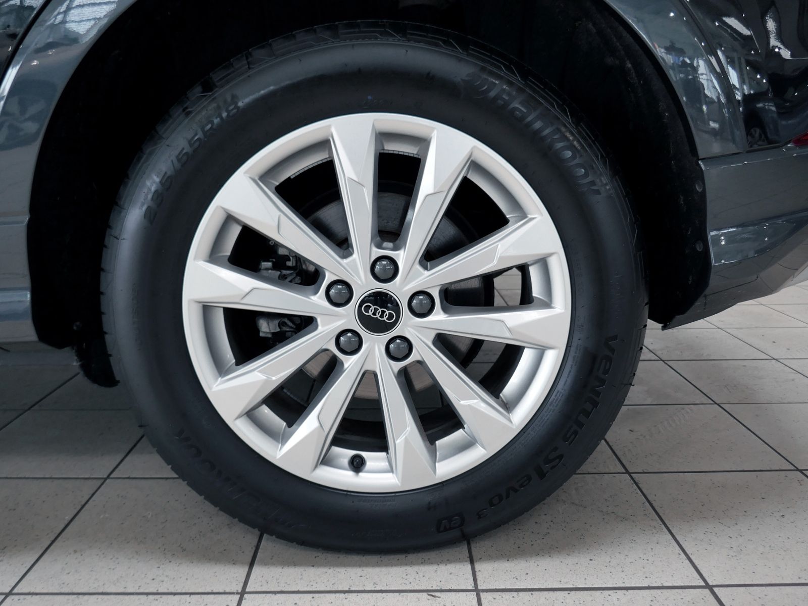 Fahrzeugabbildung Audi Q3 35 Advanced 2.0 TDI | LED AHK PDC Navi