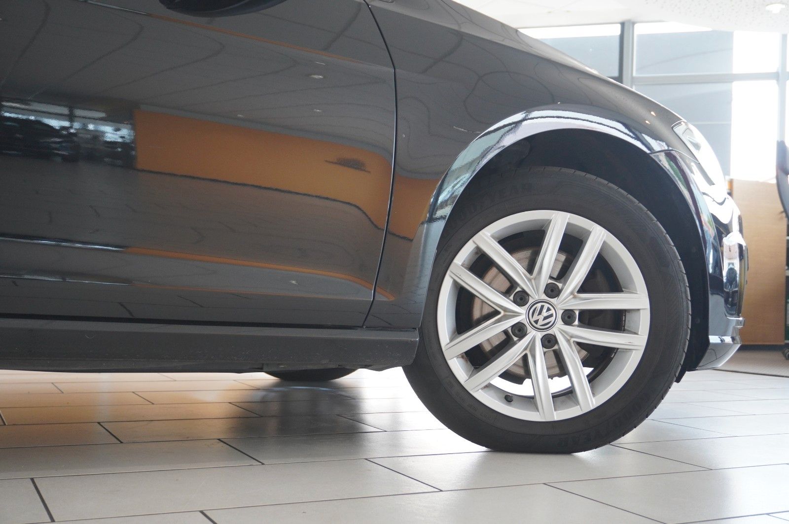Fahrzeugabbildung Volkswagen Golf VII Vari. 1.6 TDI COMFORTL. NAVI/LED/KAMERA