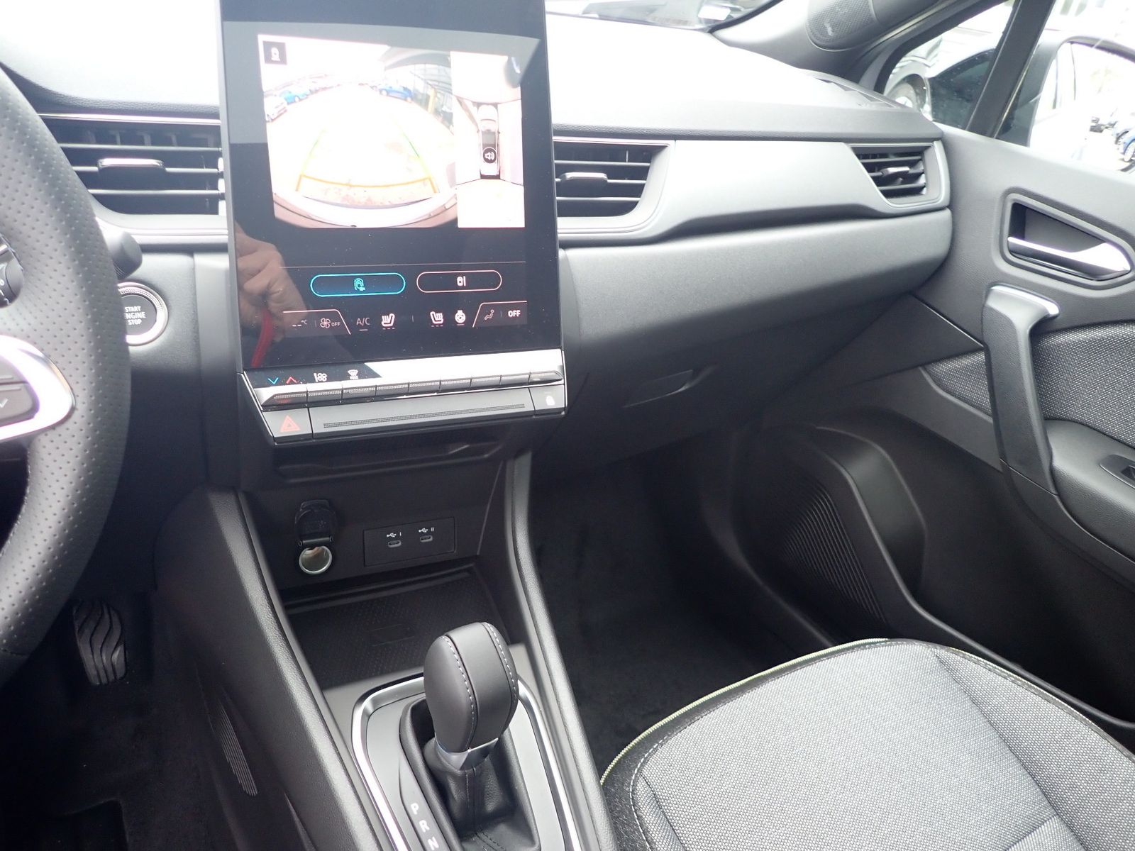 Fahrzeugabbildung Renault Captur Techno E-TECH Full Hybrid 145
