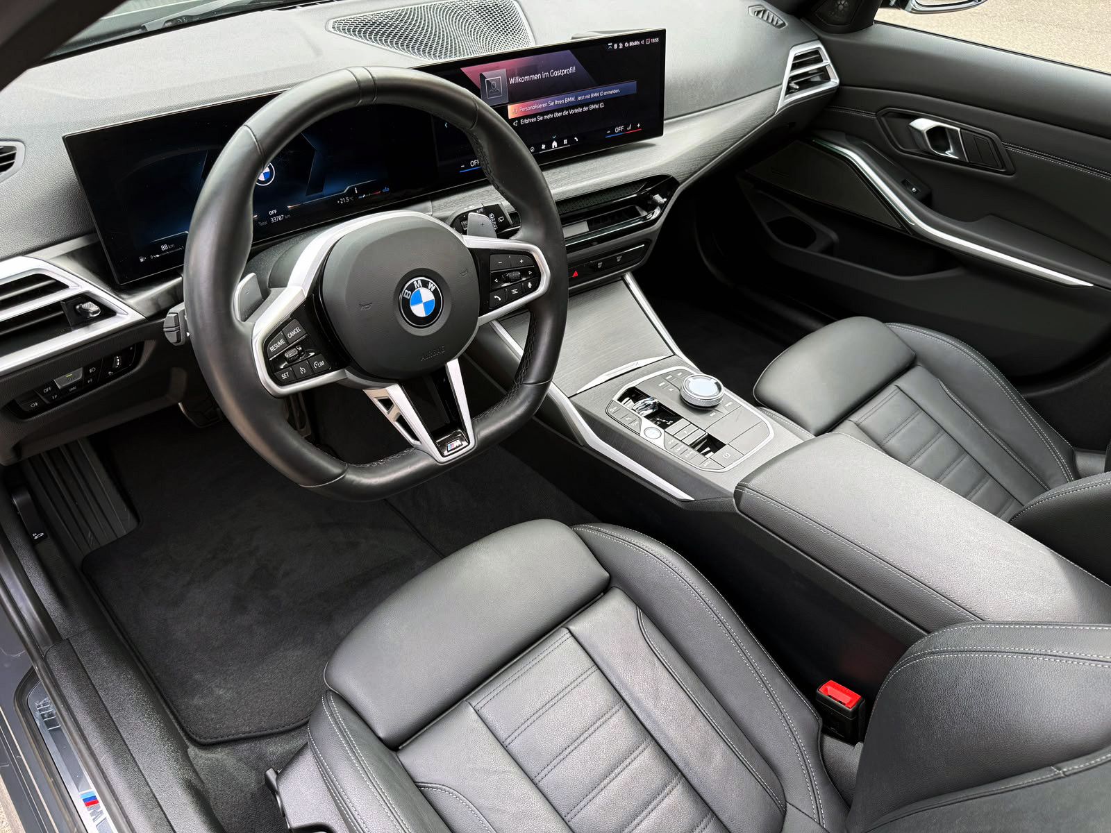 Fahrzeugabbildung BMW 320i Touring Steptr. M-Sport PANO LED KAM H&K BT
