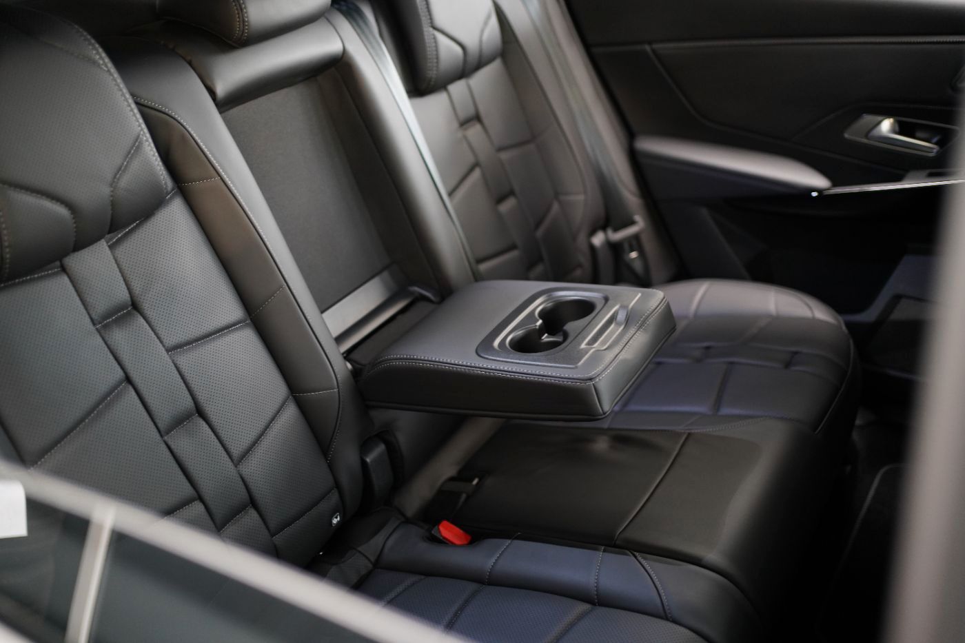 Fahrzeugabbildung DS Automobiles DS7 BlueHDi 130 EAT8 Opera Anhängerkupplung Foca