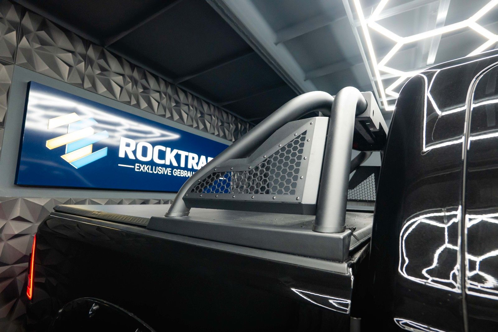 Fahrzeugabbildung Dodge RAM 5.7 V8 HEMI 4x4 OFFROAD Night-Paket *LED*19%