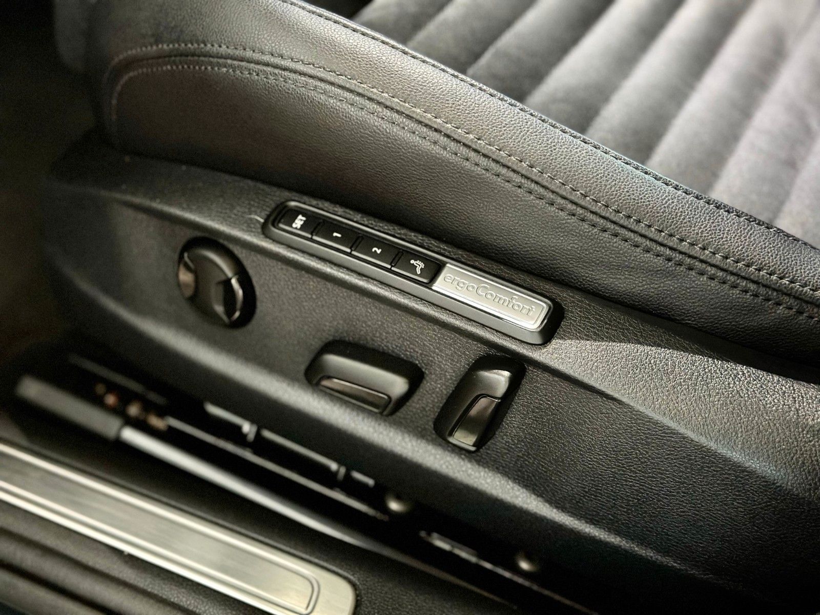 Fahrzeugabbildung Volkswagen Passat Lim. GTE 1,4TSI *DSG*AHK*Standh*ACC*Sound