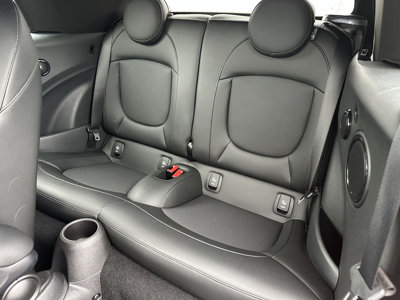 Fahrzeugabbildung MINI Cooper S Cabrio JCW NAV+LED+HARMAN-KARDON+17ZOLL