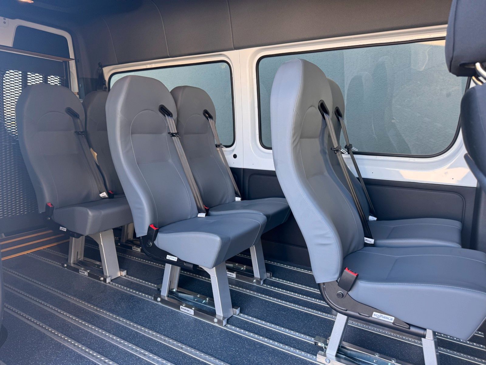 Fahrzeugabbildung Mercedes-Benz Sprinter 317 CDI Rollstuhl/Behinderten Lift