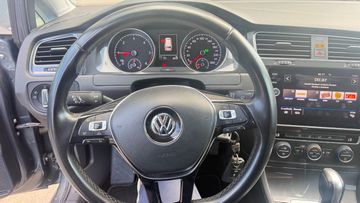 Volkswagen Golf - 10
