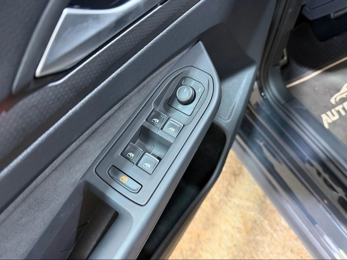 Volkswagen Golf VIII Lim. GTI 2.0TSI DSG/PANO/18"/ACC/SOUND, миниатюра 18