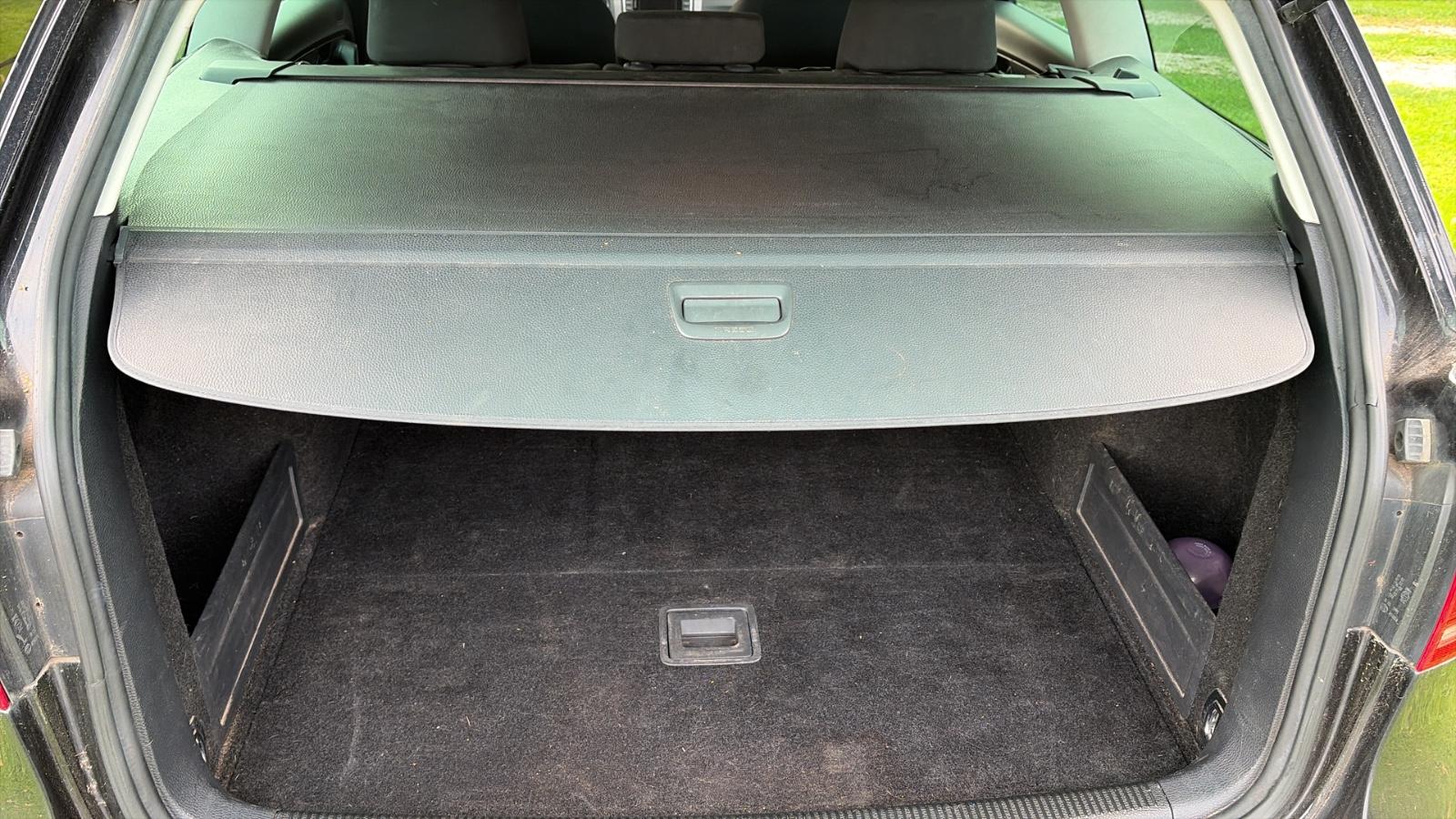 Volkswagen Passat 2011 — photo 8