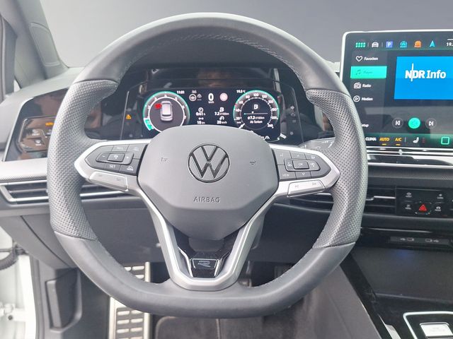 Golf VIII R-Line 1.5 eTSI DSG LED-Plus, Pano, Wi