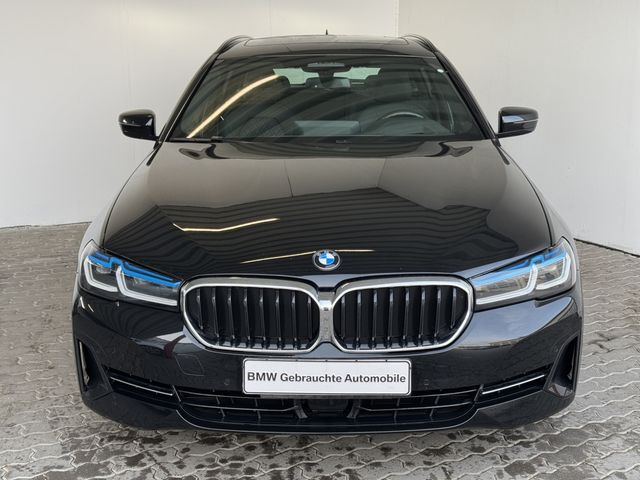 BMW 530dA xDr Tour. Navi.Laser.HuD.AHK.Pano.ACC.Rüka