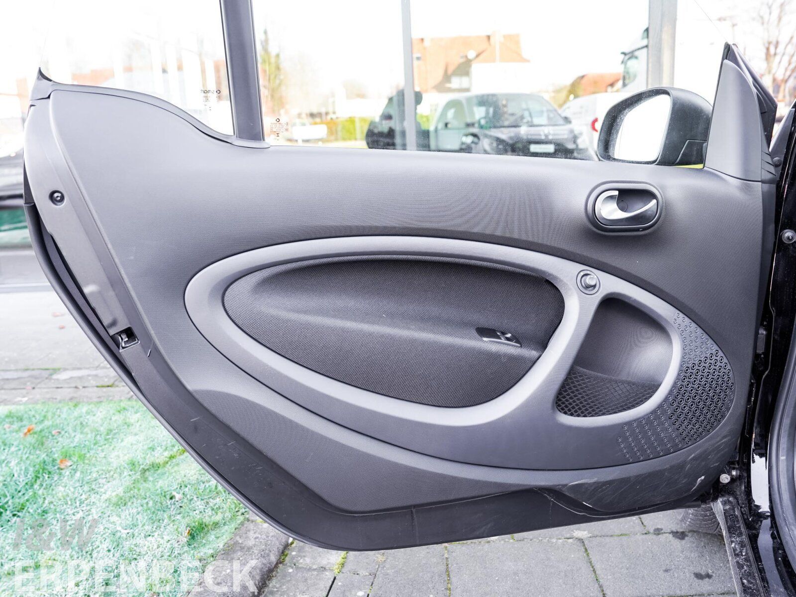 Fahrzeugabbildung Smart smart EQ fortwo Exclusive 22kW SHZ Kamera LED