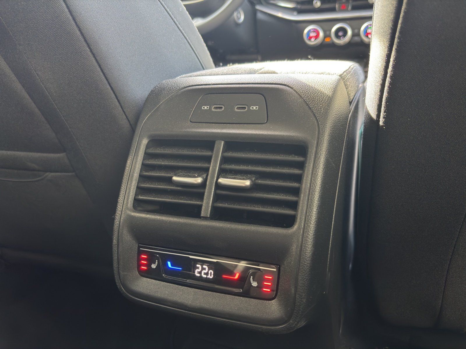 Fahrzeugabbildung SKODA Superb Combi Selection 2,0 TDI 142 kW DSG 4x4