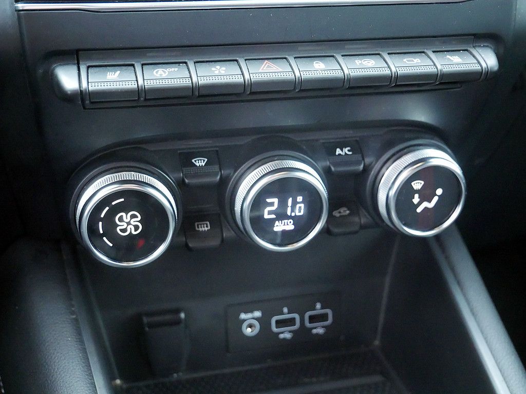 Fahrzeugabbildung Renault Captur R.S. Line TCe 140 17950R SHZ ACC LED 360°