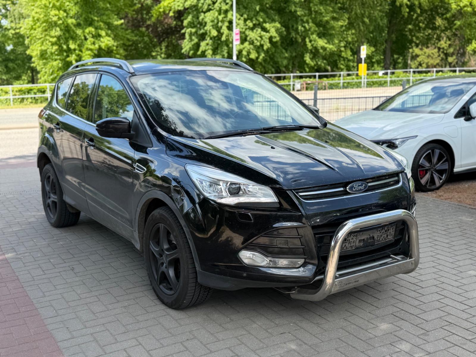 Ford Kuga Titanium *TÜV BIS 04/2027*
