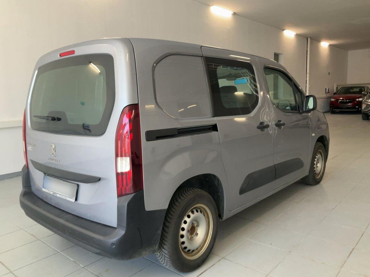 Peugeot Partner 1.2 PureTech 110 Premium L1 S&S  3 Sitze