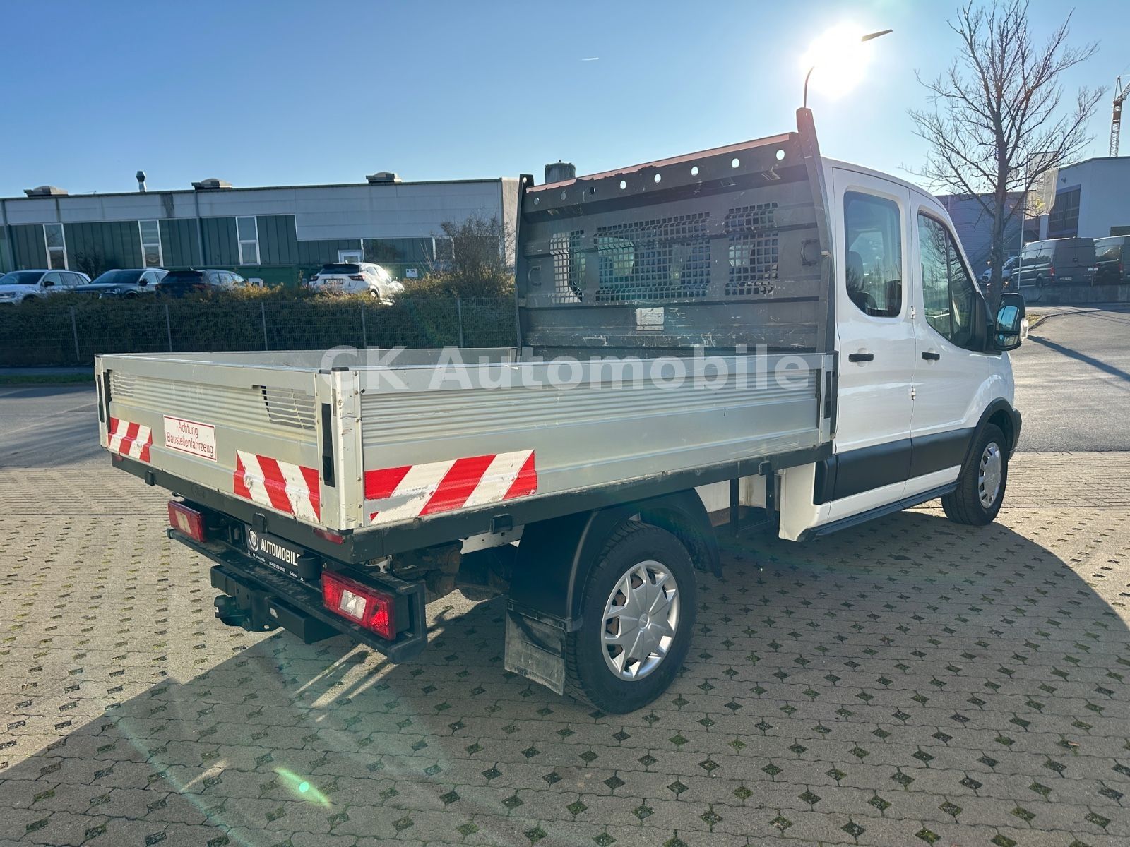 Fahrzeugabbildung Ford Transit Pritsche 350 L2 DoKA/7 Sitze/Klima/AHK