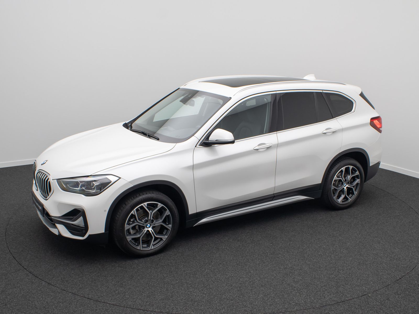 Fahrzeugabbildung BMW X1 xD20d xLine DAB Kamera Panorama Leder Sport