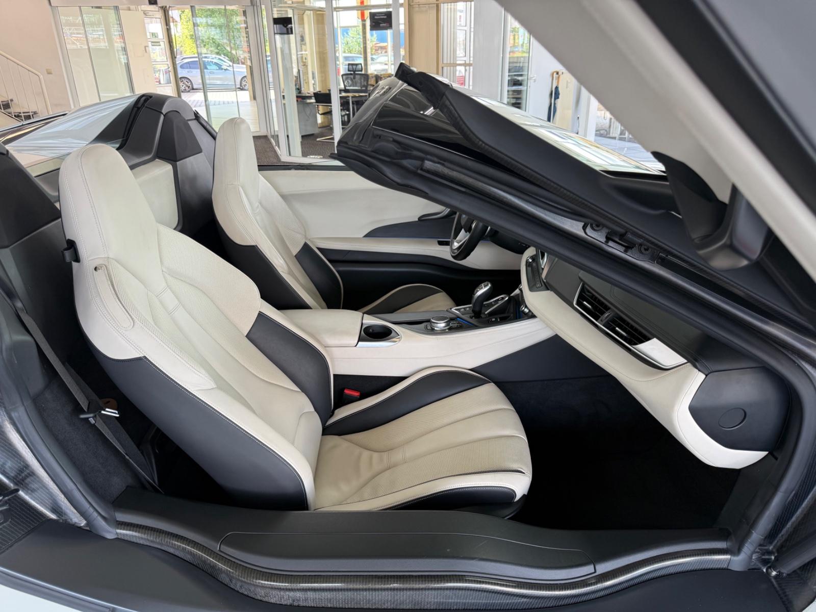 BMW i8 Roadster