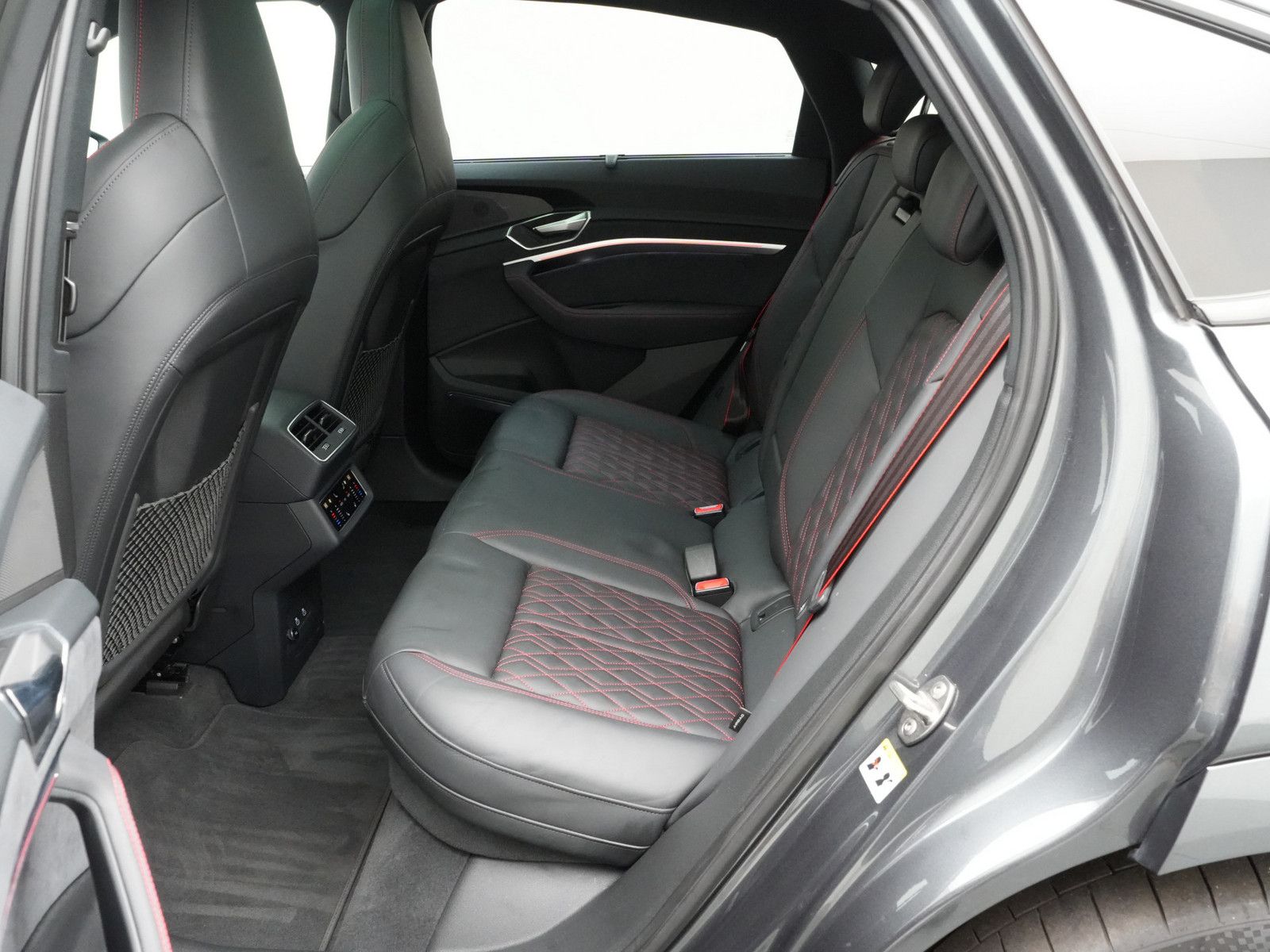 Audi Q8 e-tron - Bild 8
