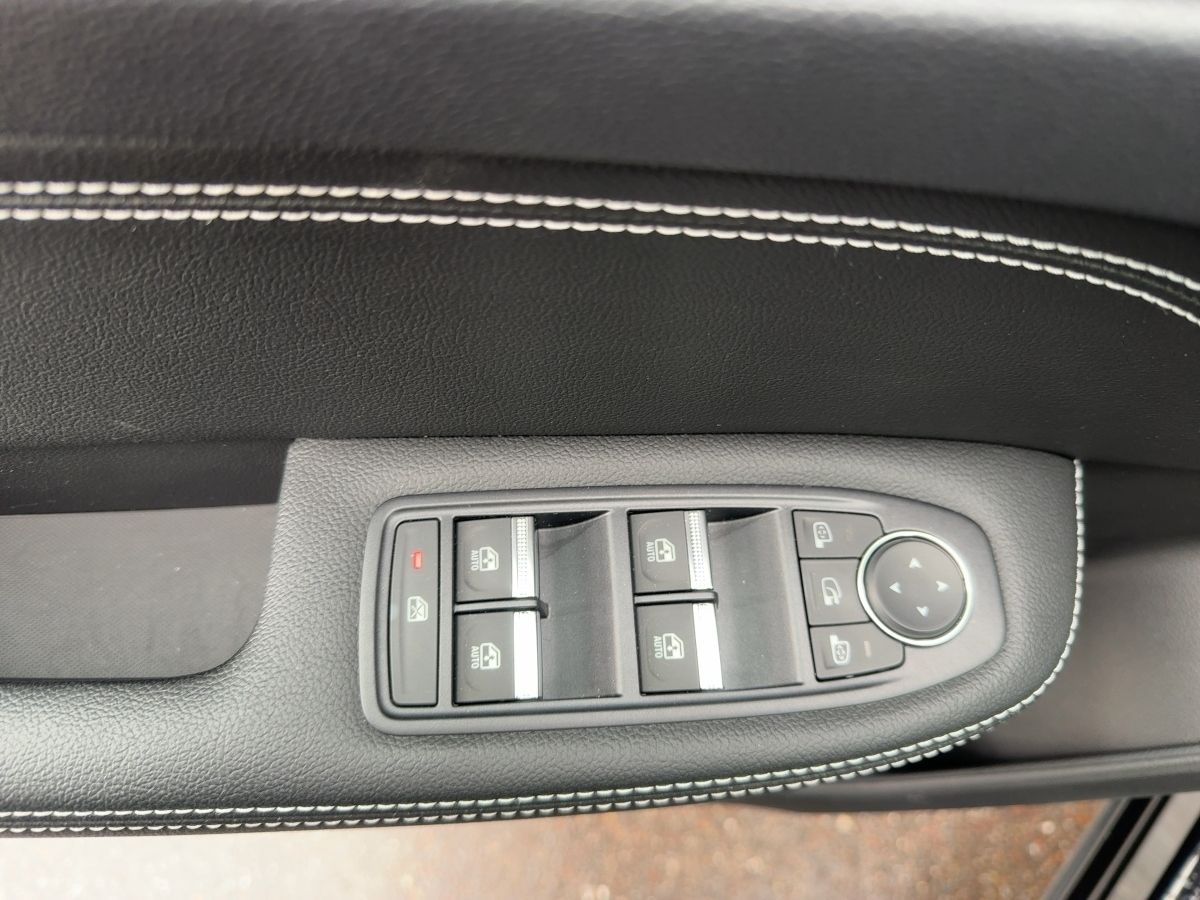 Fahrzeugabbildung Renault Arkana Techno TCe 140 EDC SHZ