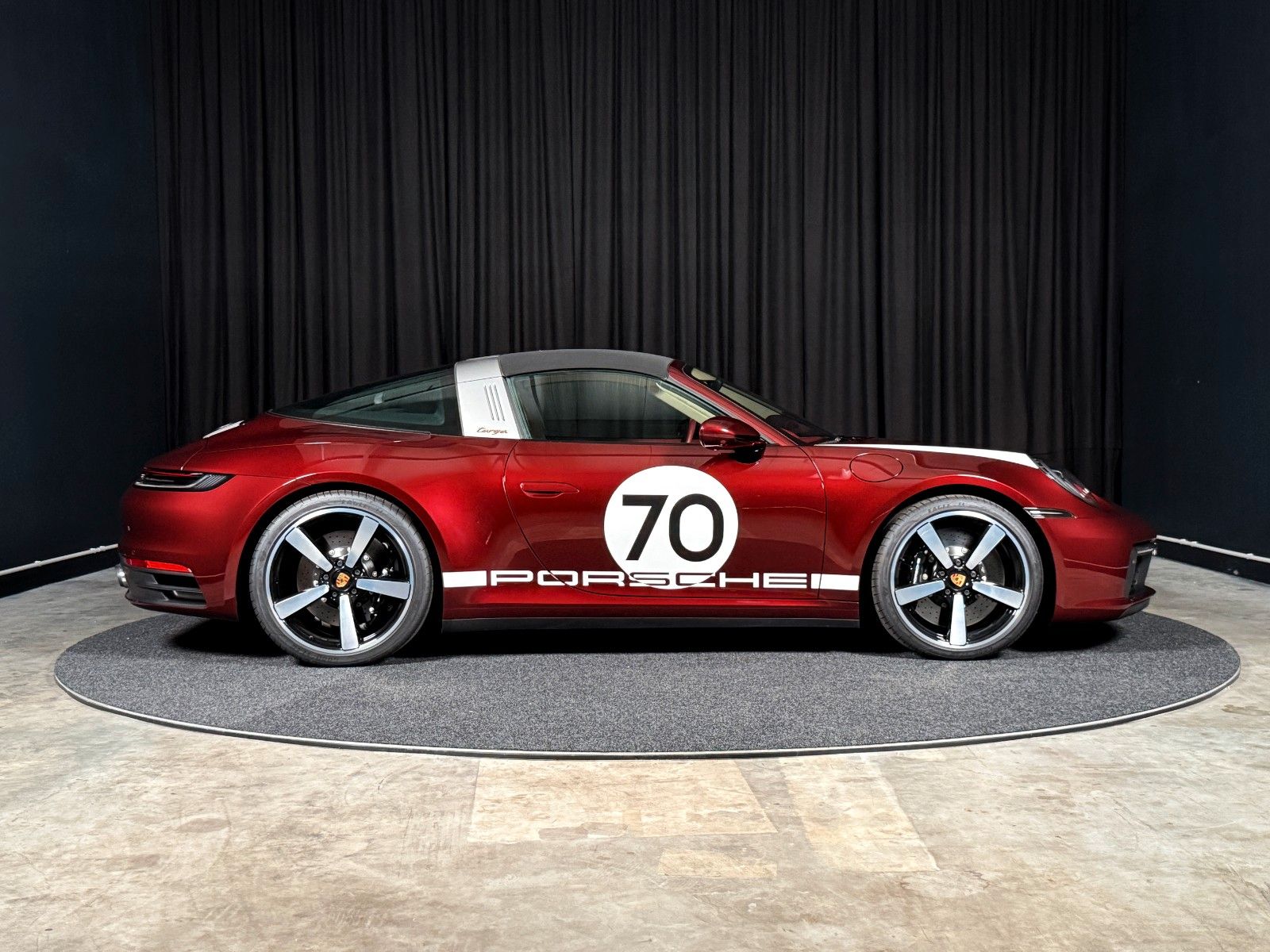 Fahrzeugabbildung Porsche 911 Targa 4 S Heritage + Lift + Approved + PCCB