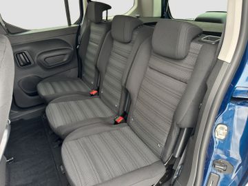 Fotografie 11 des Opel Combo Life Combo-e Life Ultimate Kamera HeadUp Parkpilot