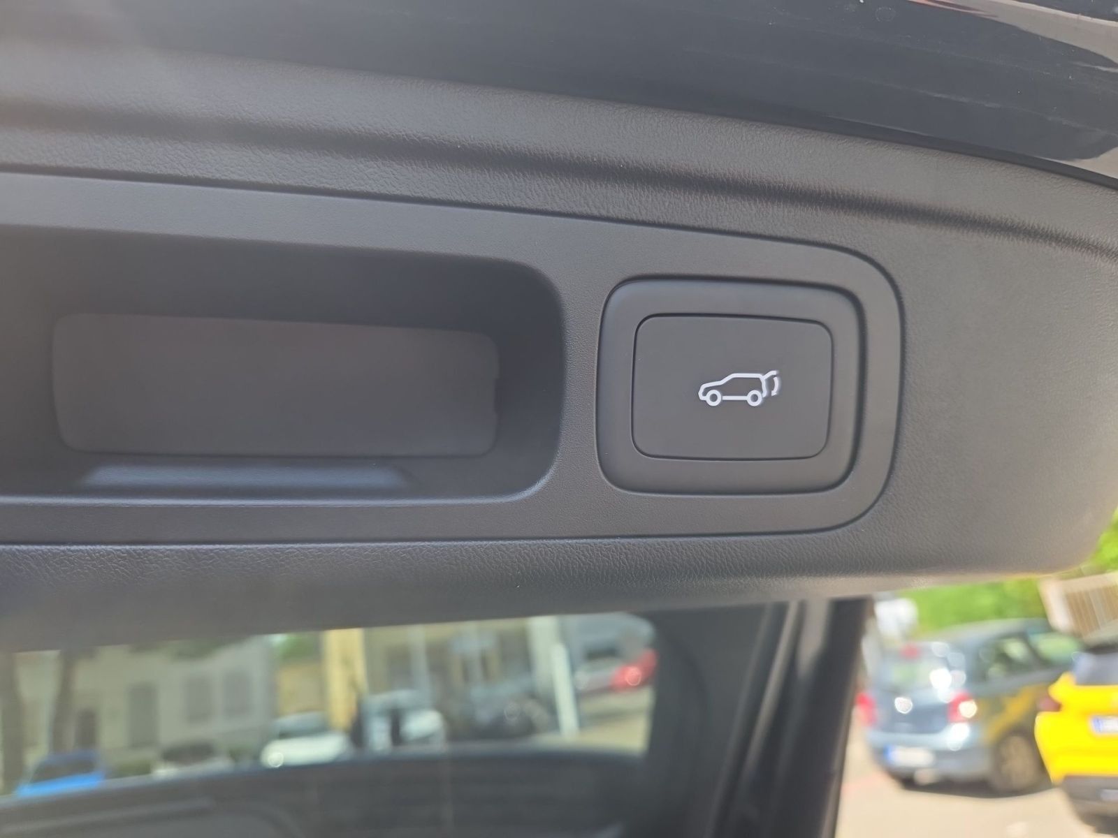 Fahrzeugabbildung MG HS 1.5 Plug-In-Hybrid 200 kW Luxury *NAVI*KLIMA*