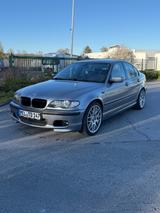 BMW 320i - Top gepflegt | M Paket ab Werk | 8-fach