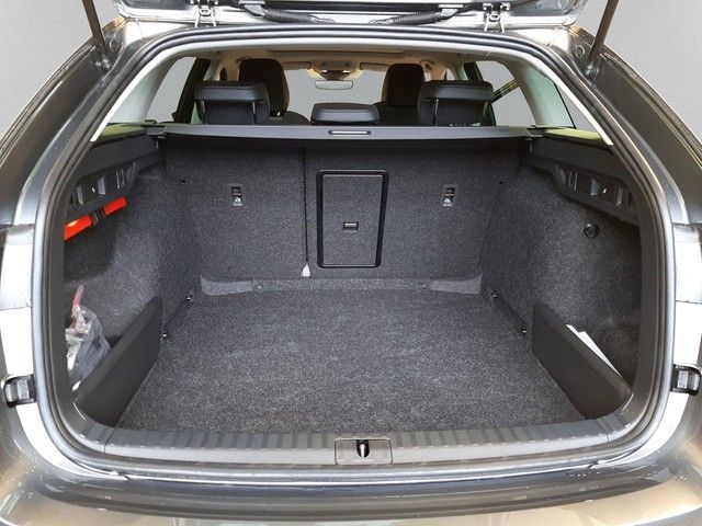 Fahrzeugabbildung Skoda Octavia Combi Selection 2.0TDI DSG PANO Leder